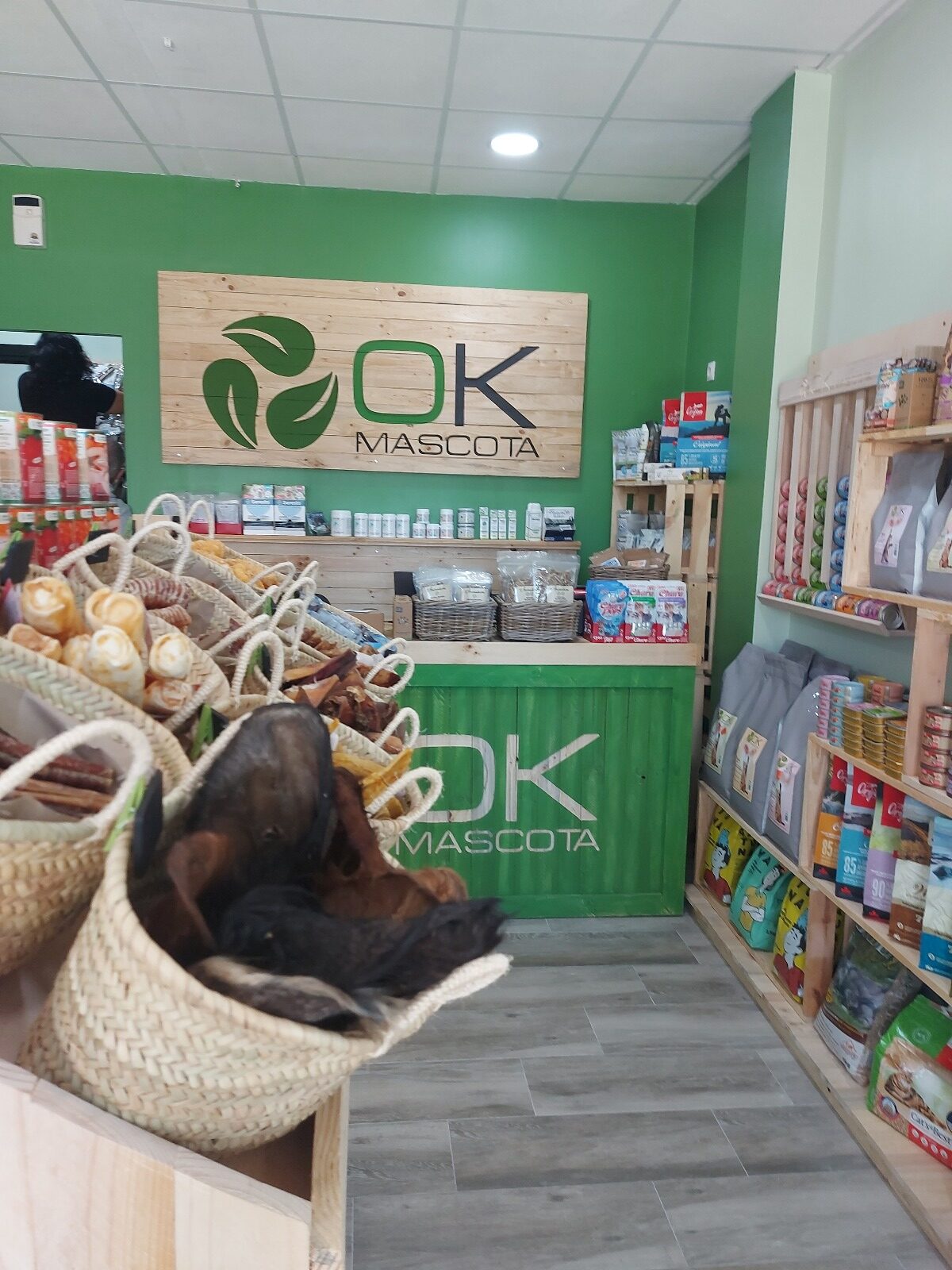 Alimentación natural para mascotas en Málaga
