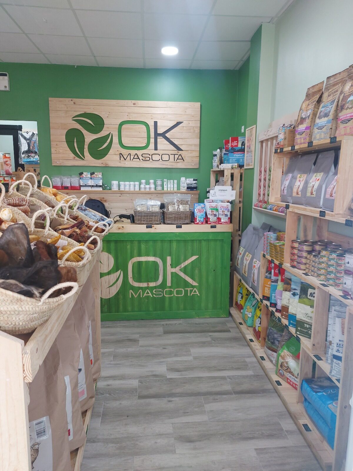 Tienda de piensos naturales para mascotas en Málaga